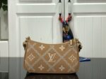 Louis Vuitton Easy Pouch On Strap-19x11.5x3CM - Image 2