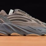 ADIDAS YEEZY BOOST 700 V2 GEODE EG6860