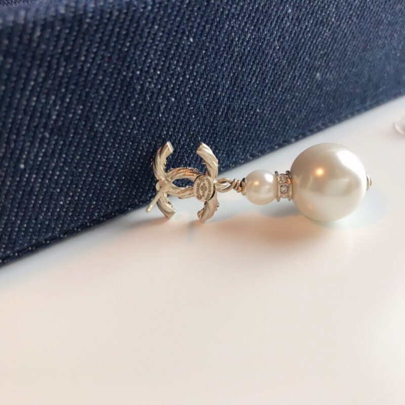 Ch@nel Earring - Image 7