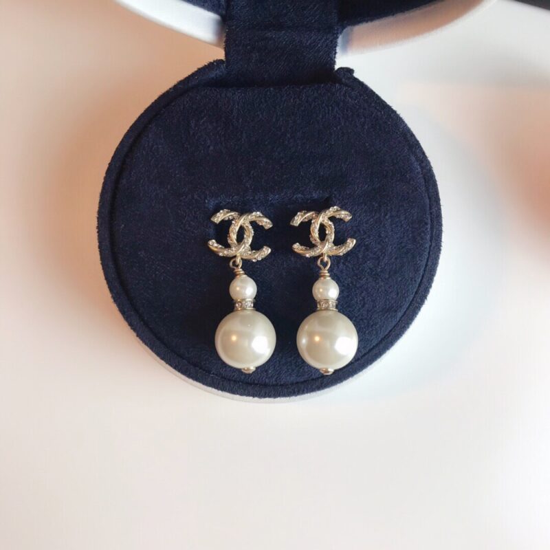 Ch@nel Earring - Image 9