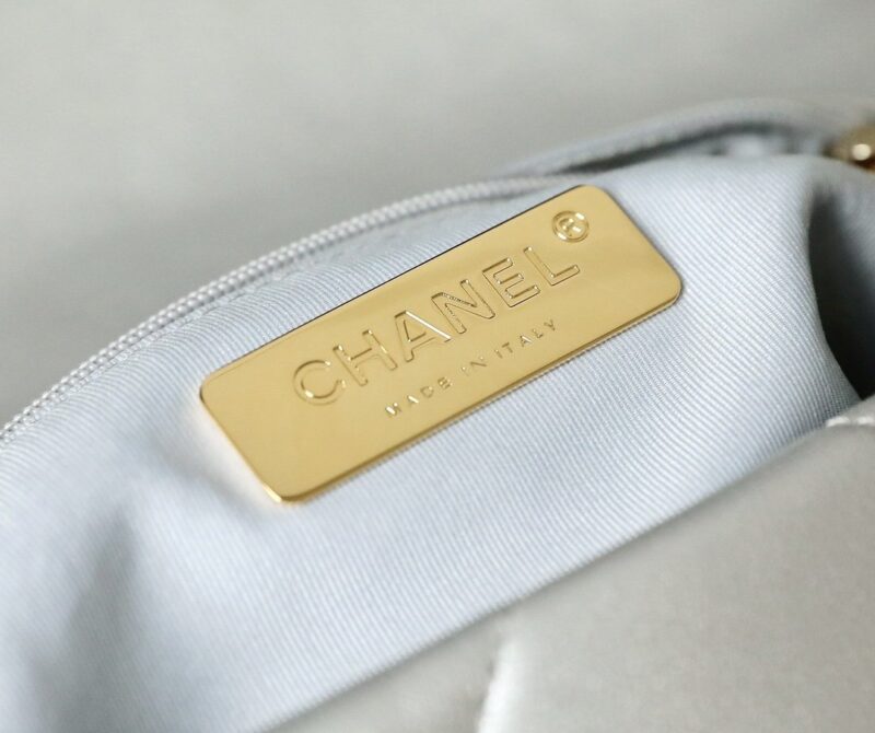 Ch@nel 19 Flap Bag-30CM - Image 4