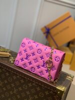 Louis Vuitton Pochette Coussin Chain Bag-20*14*8CM