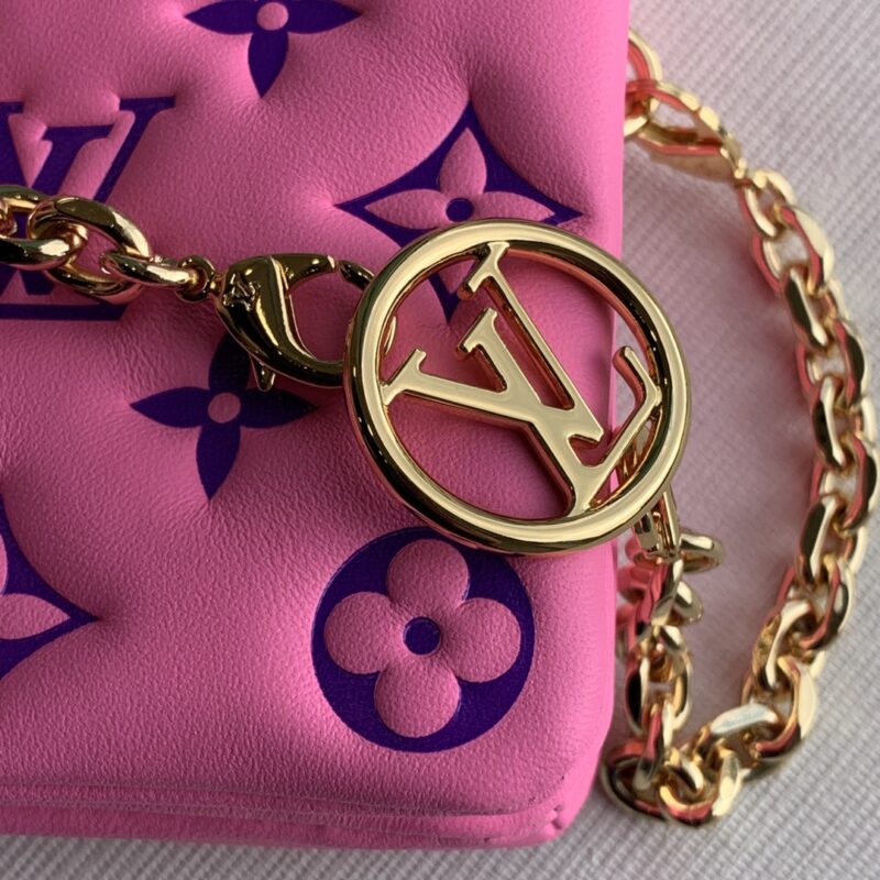 Louis Vuitton Pochette Coussin Chain Bag-20*14*8CM - Image 7
