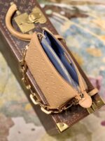 Louis Vuitton Coussin BB Bag-20*16*12 CM - Image 4