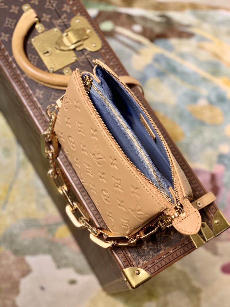 Louis Vuitton Coussin BB Bag-20*16*12 CM - Image 4