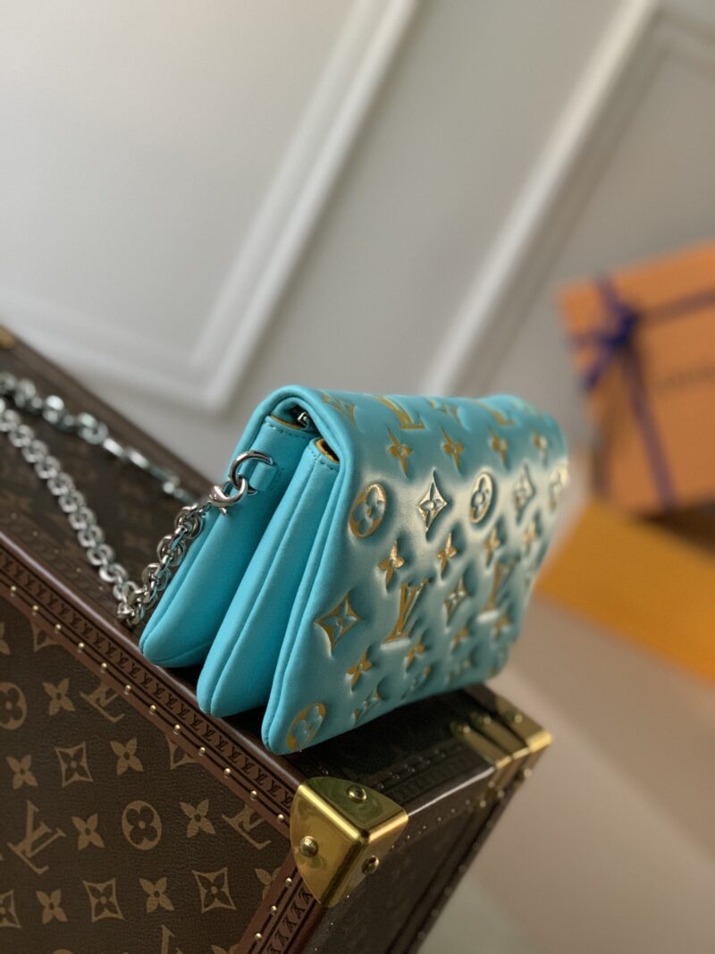 Louis Vuitton Pochette Coussin Chain Bag-20*14*8CM - Image 6