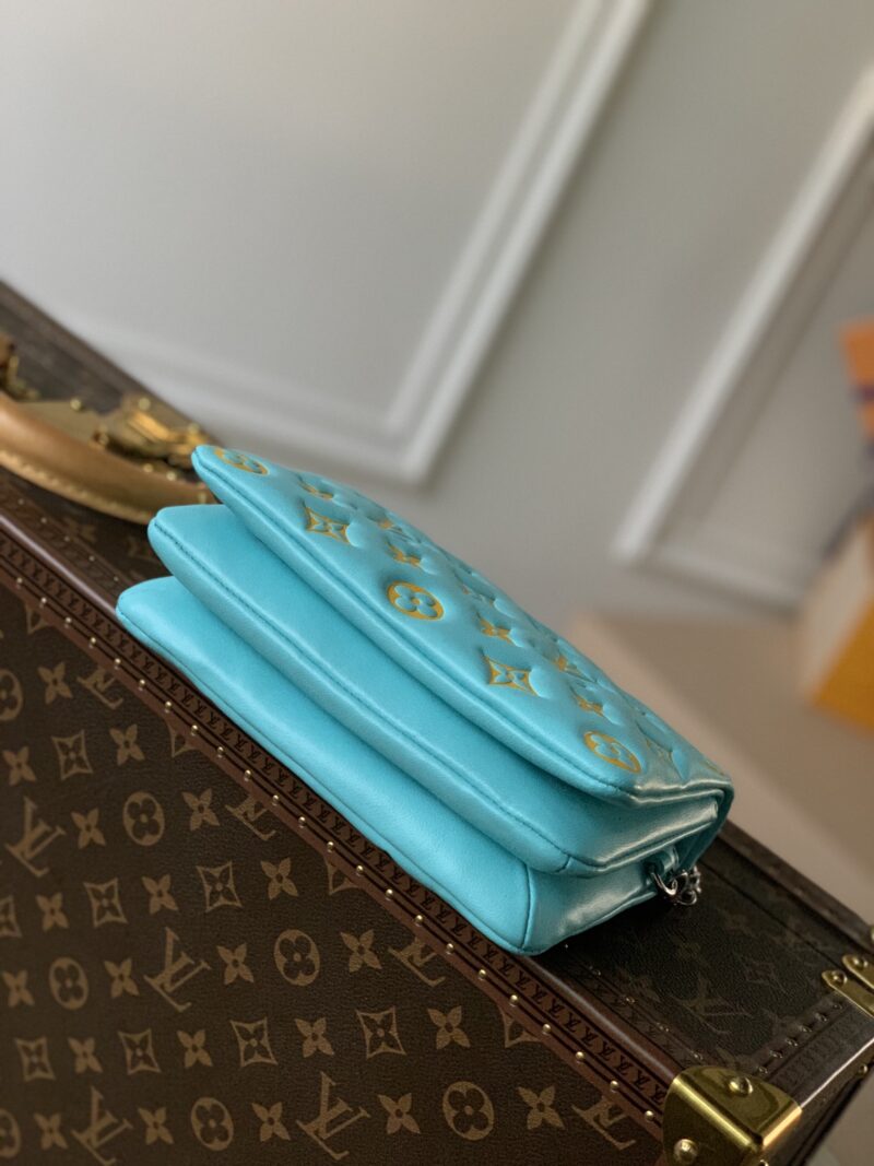 Louis Vuitton Pochette Coussin Chain Bag-20*14*8CM - Image 7