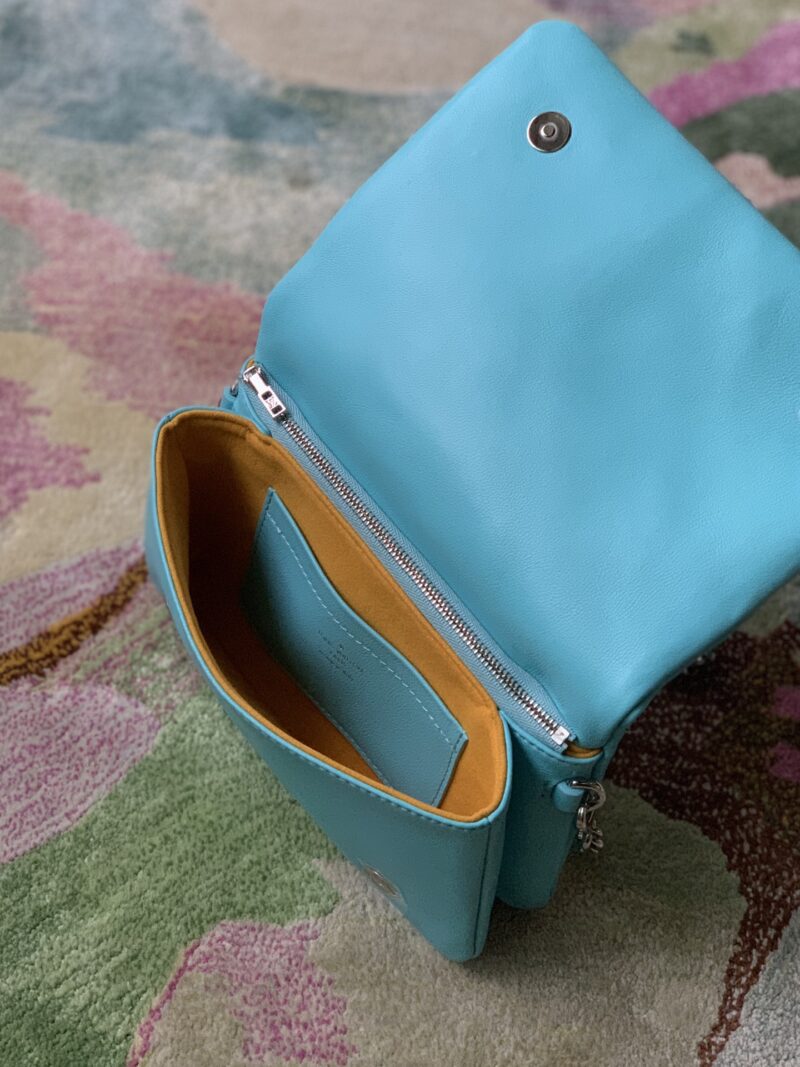 Louis Vuitton Pochette Coussin Chain Bag-20*14*8CM - Image 8