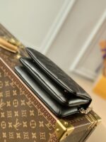Louis Vuitton Pochette Coussin Chain Bag-20*14*8CM - Image 8