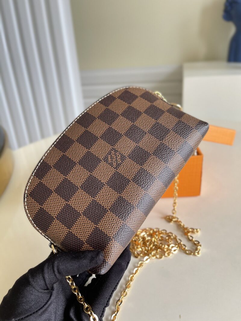 Louis Vuitton Cosmetic Bag-17*12*6CM - Image 3