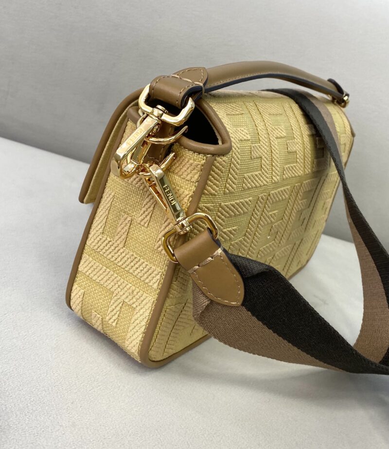 Fendi Medium Baguette Bag-26x15x4CM - Image 2