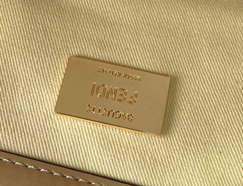 Fendi Medium Baguette Bag-26x15x4CM - Image 8