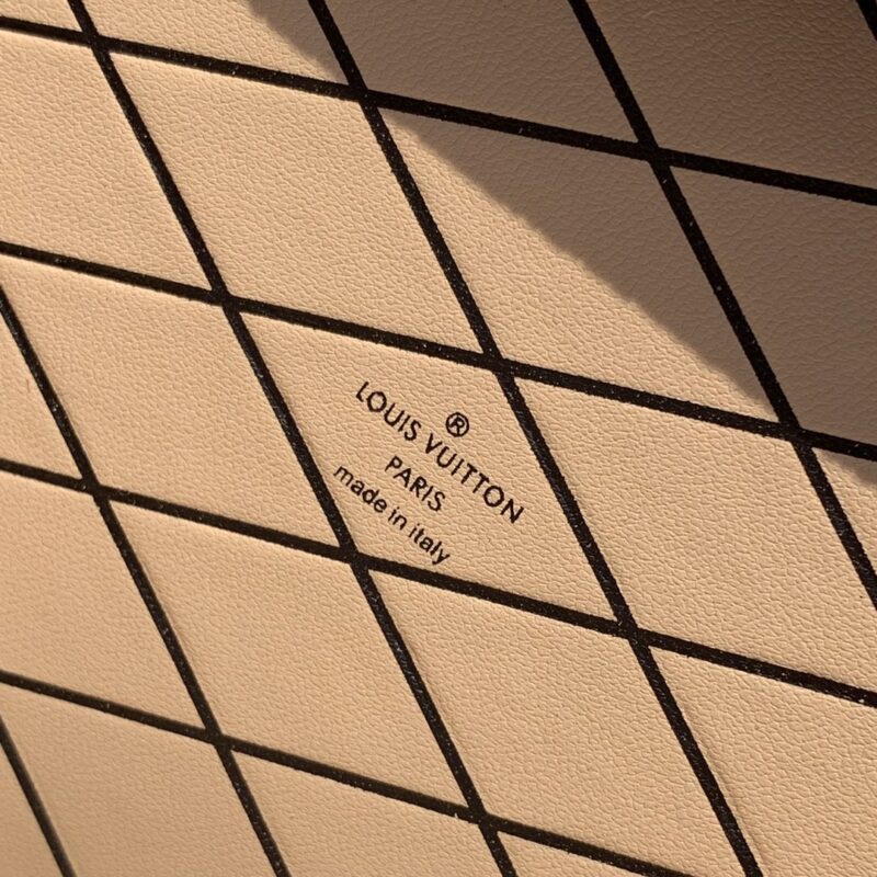 Louis Vuitton Petite Malle-20*5*12.5CM - Image 6