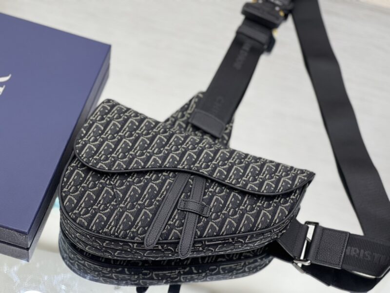 Diro Saddle Bag-20 x 28.6 x 5CM - Image 2