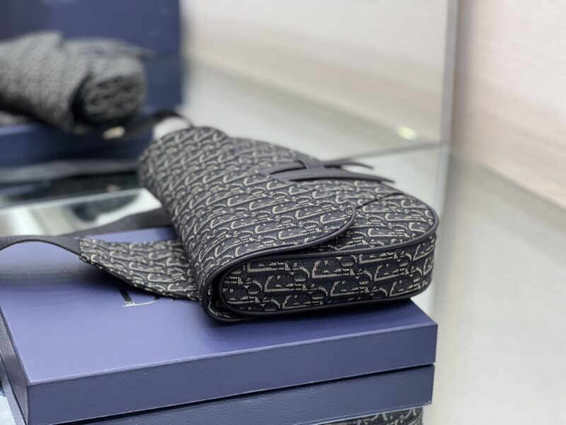 Diro Saddle Bag-20 x 28.6 x 5CM - Image 6