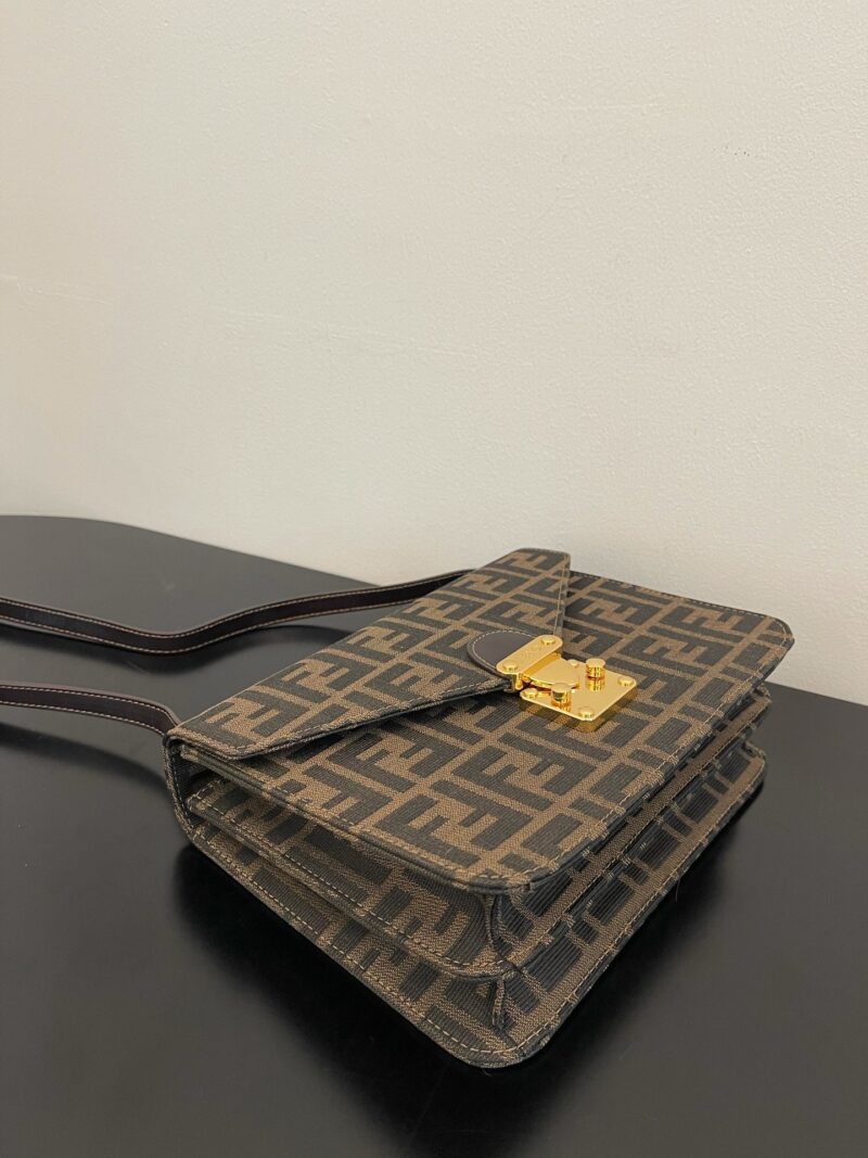 Fendi Vintage Handbags-24x18x8CM - Image 3