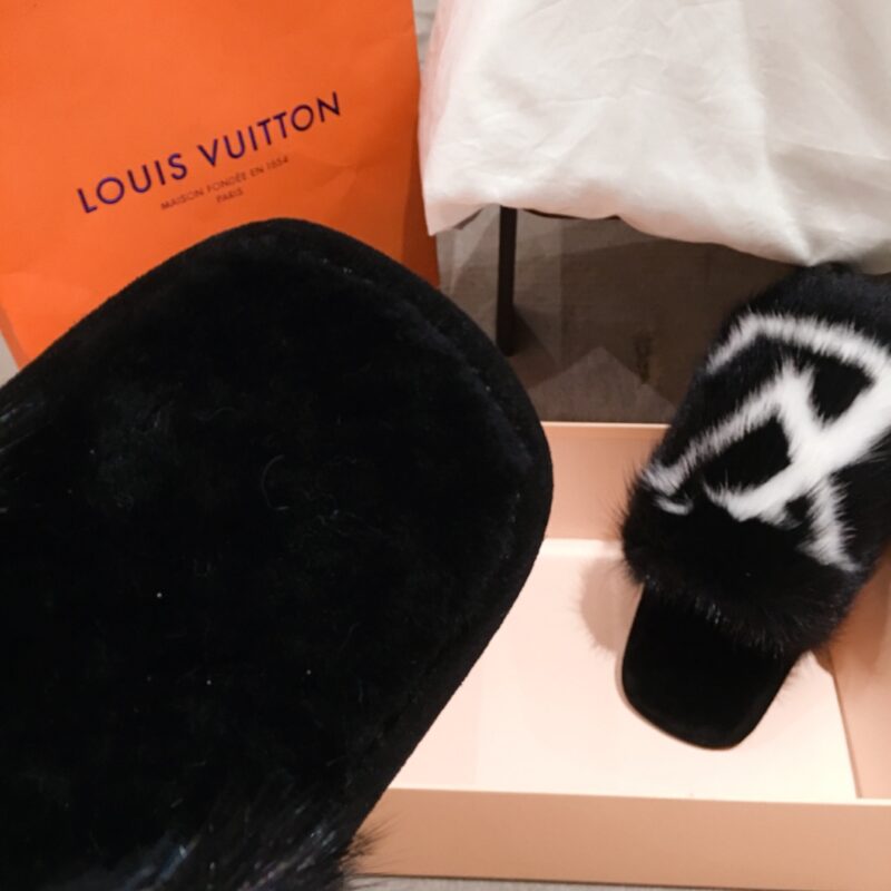 Louis Vuitton Slippers - Image 9
