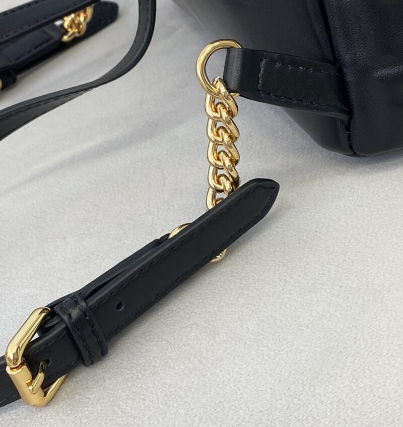 Fendi Backpack-22x10x22CM - Image 4