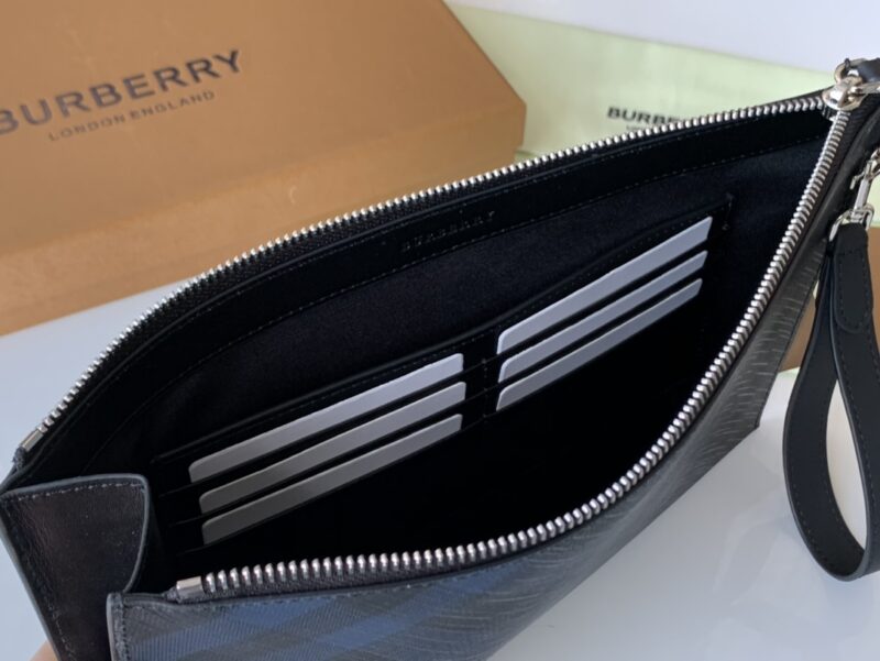 Burberry Wallet-30 x 20 CM - Image 3