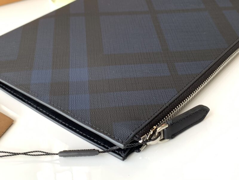 Burberry Wallet-30 x 20 CM - Image 2