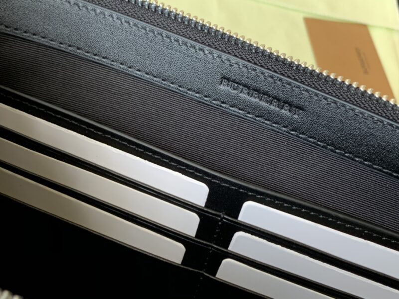 Burberry Wallet-30 x 20 CM - Image 9