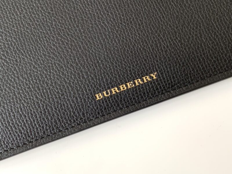 Burberry Wallet-30 x 20 CM - Image 3