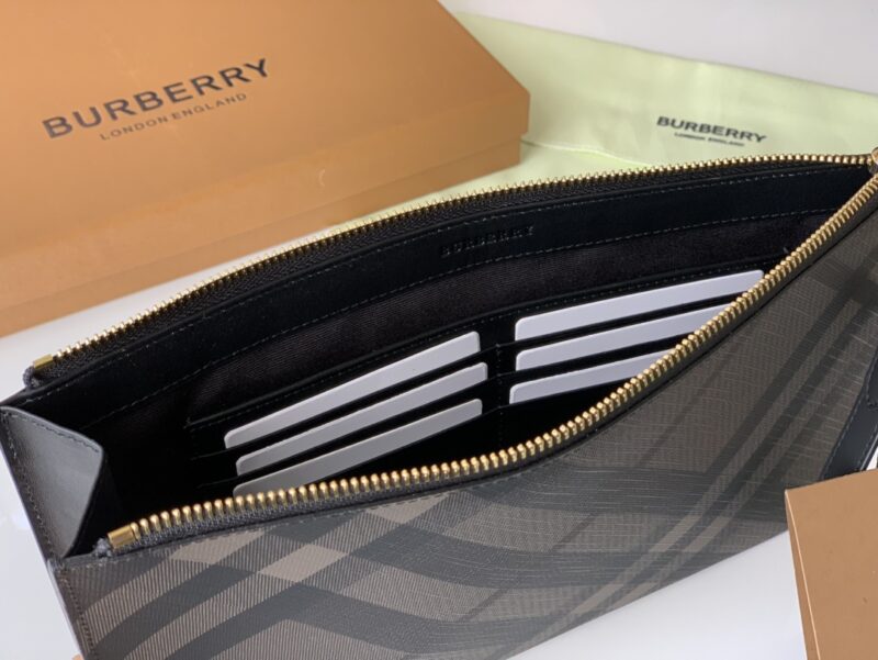 Burberry Wallet-30 x 20 CM - Image 2