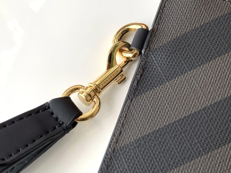 Burberry Wallet-30 x 20 CM - Image 5