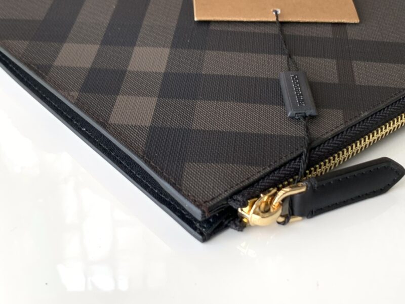 Burberry Wallet-30 x 20 CM - Image 6