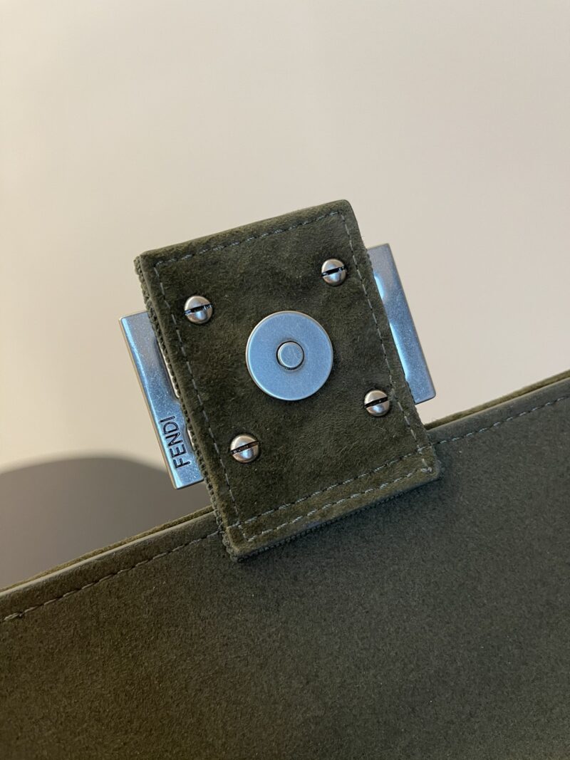 FendI Medium Lconic Baguette Bag-24x7x14.5CM - Image 5