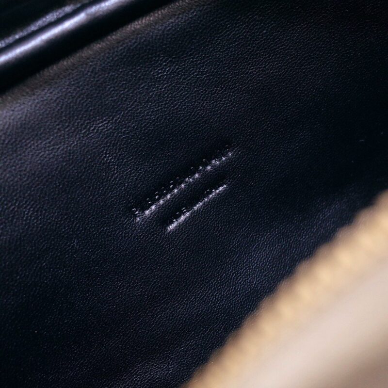 YSL Mini Lou Camera Bag-‎19*11*5CM - Image 6