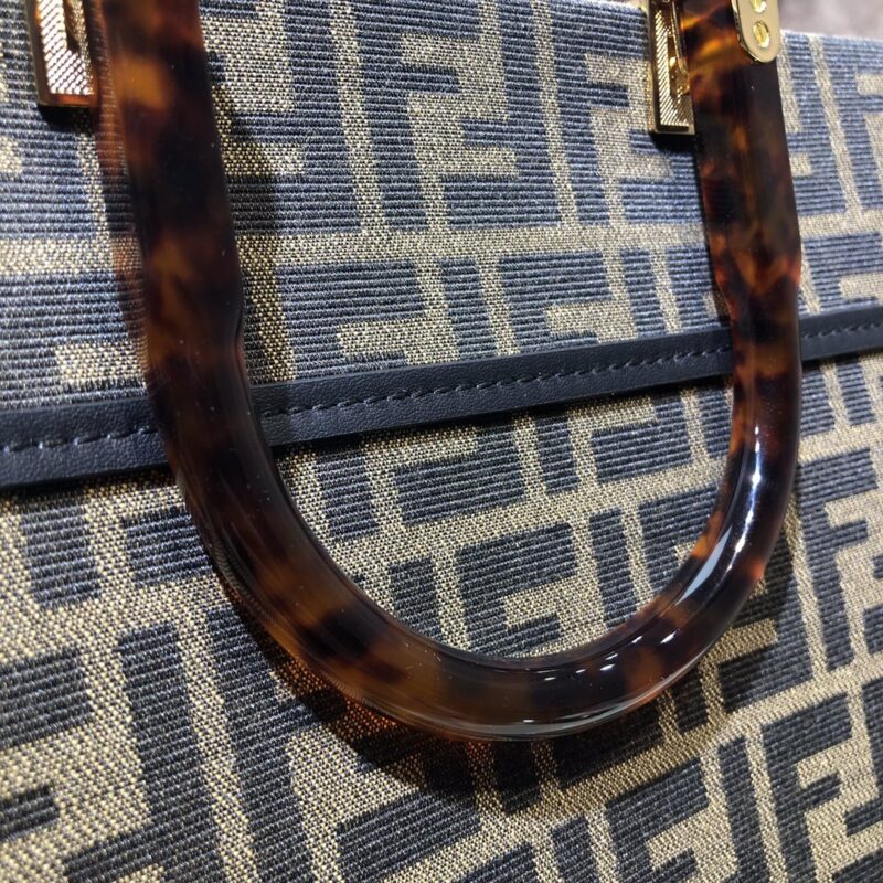 Fendi Tote-40*17*37 CM - Image 3