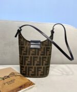 Fendi Vintage Handbags-13×8×19CM - Image 7