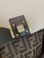 FendI Medium Baguette Bag-26x15x4CM - Image 8