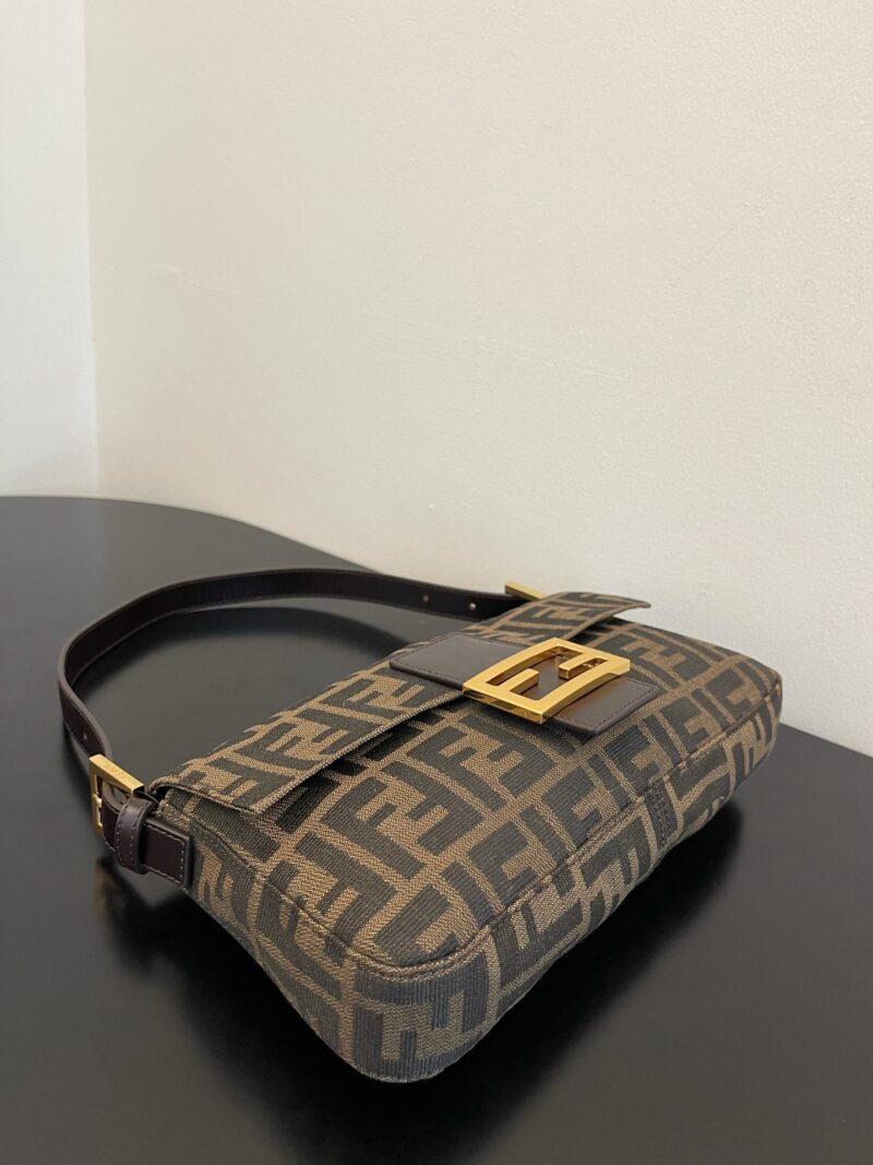 FendI Medium Baguette Bag-26x15x4CM - Image 9