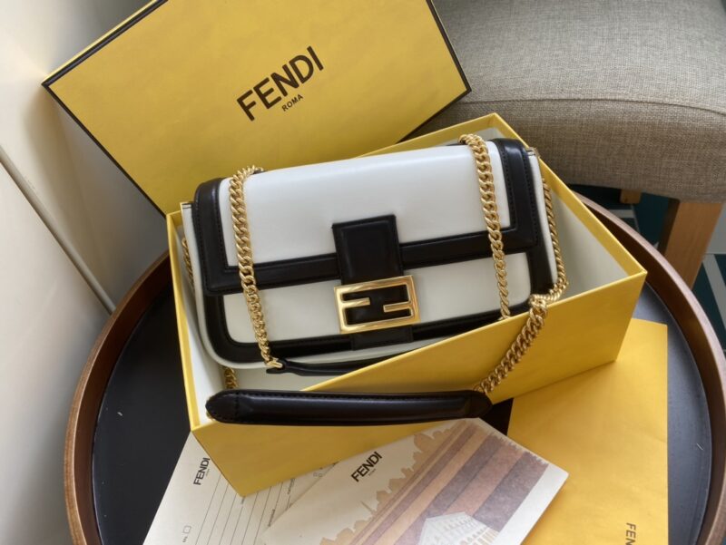 Fendi Medium Baguette Bag-26x15x4CM - Image 2