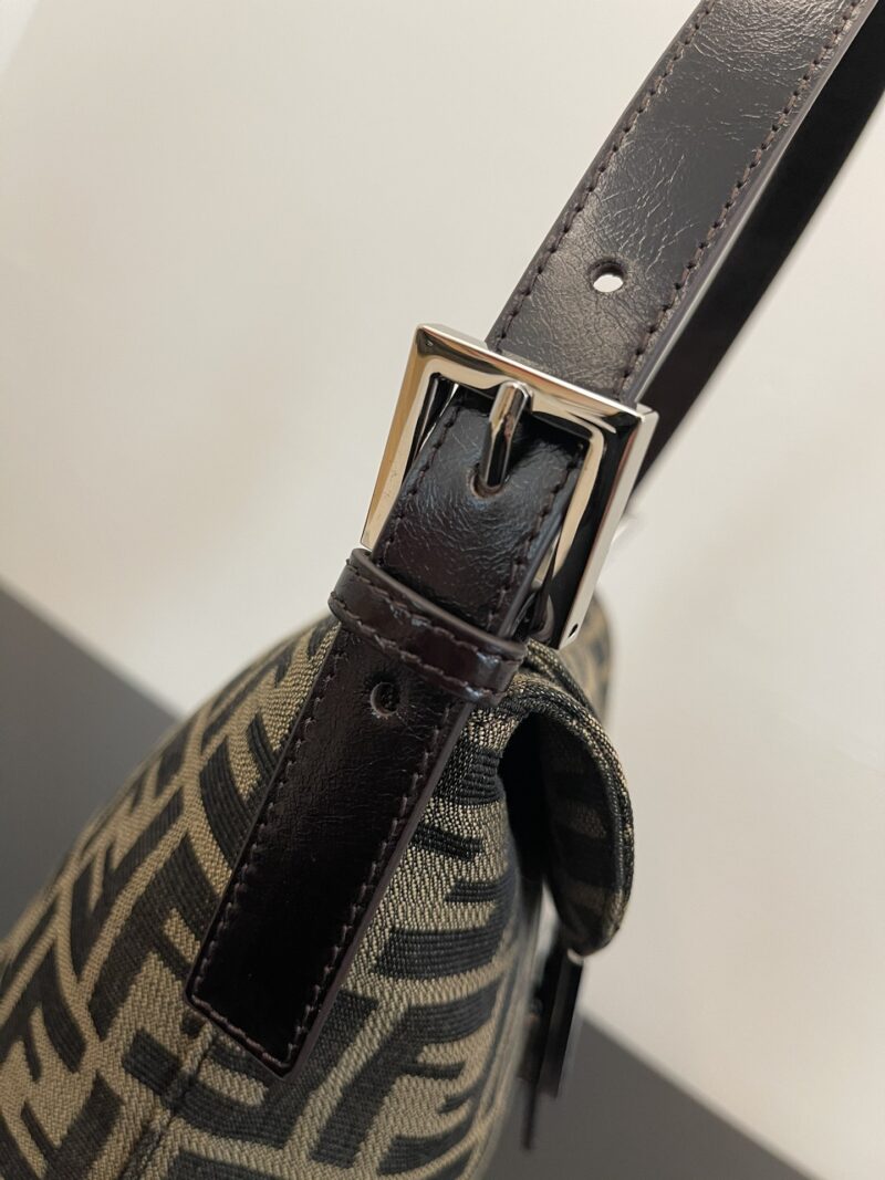 FendI Small Bag-14x10x21CM - Image 3