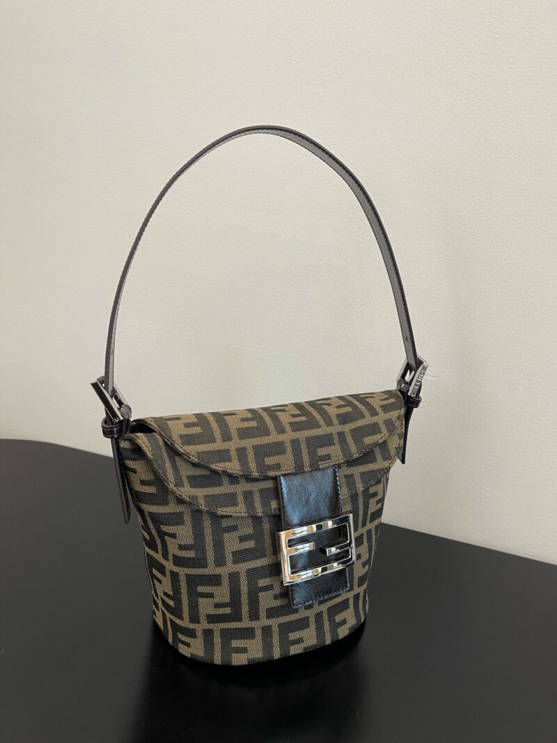 FendI Small Bag-14x10x21CM - Image 4