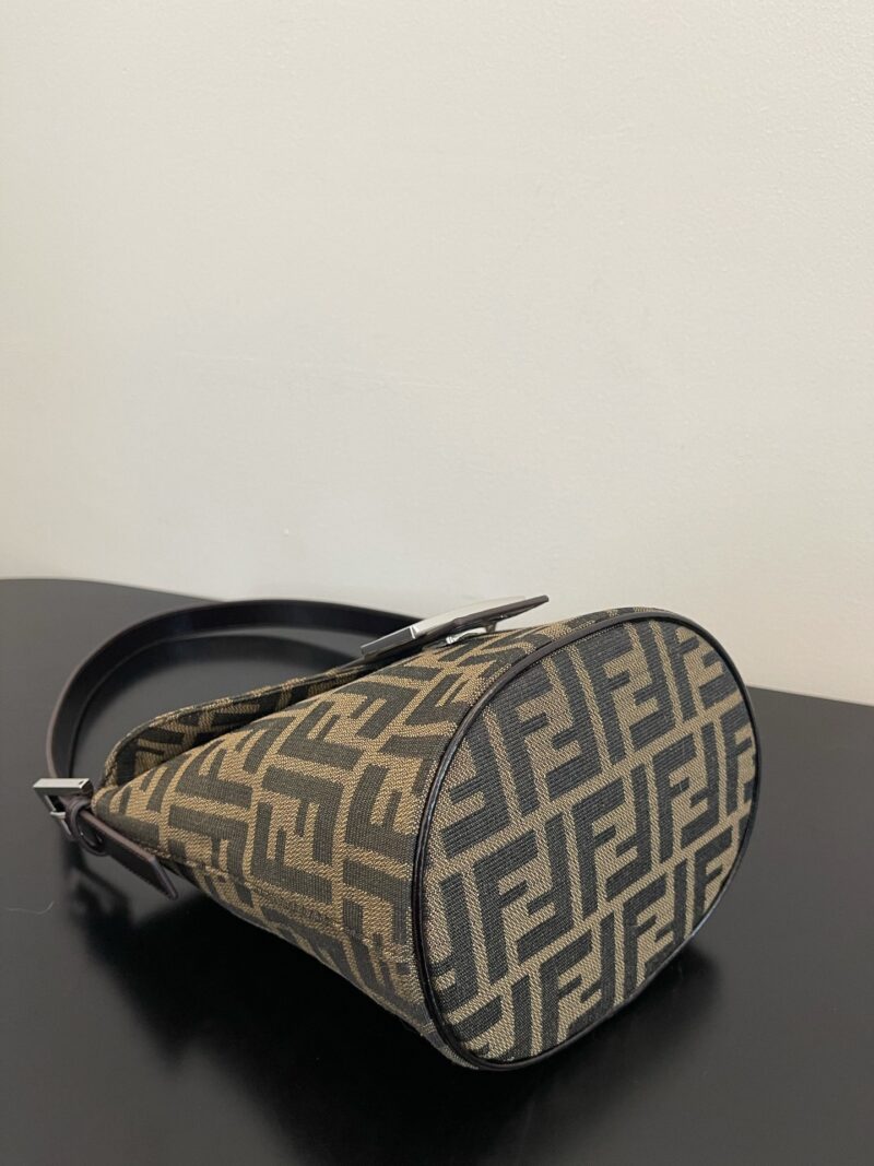 FendI Small Bag-14x10x21CM - Image 5