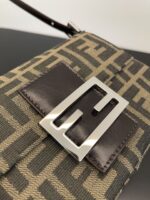 FendI Small Baguette Bag-20x15x9CM - Image 3