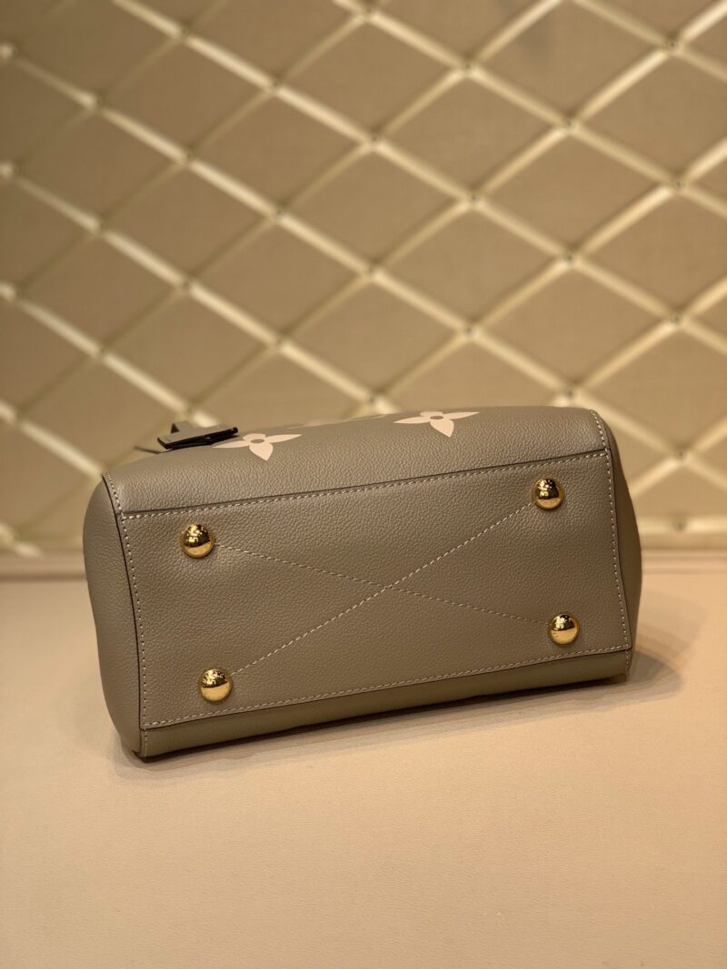 Louis Vuitton Montaigne BB-29*20*13CM - Image 3