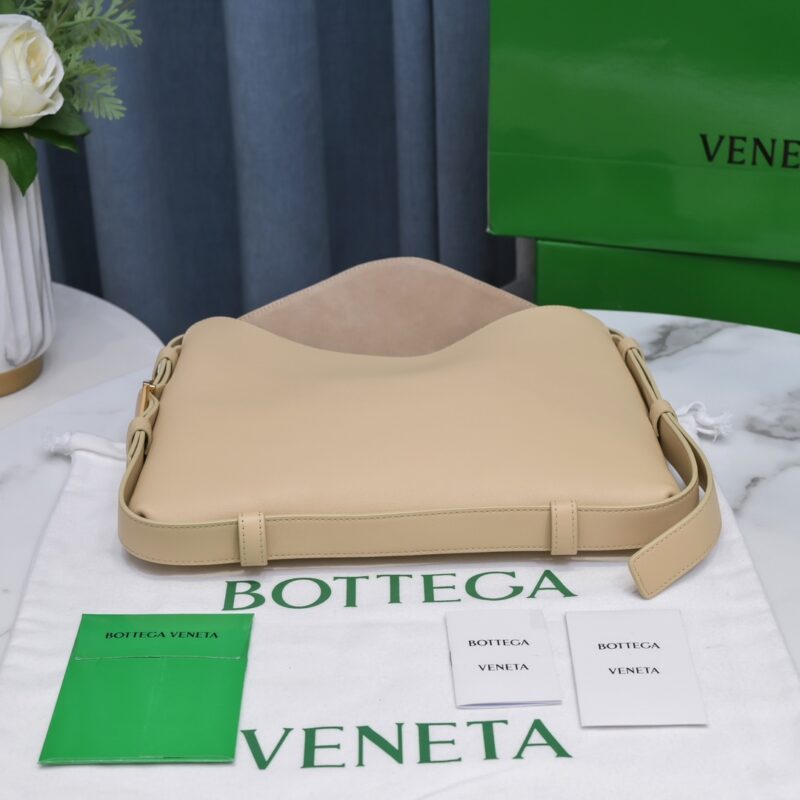 Bottega VenetaCradle Tote-30x23x16CM - Image 6