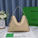 Bottega VenetaCradle Tote-30x23x16CM - Image 8
