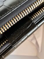 Gienvchy Antigona Handbags-33*18*26*41CM - Image 4