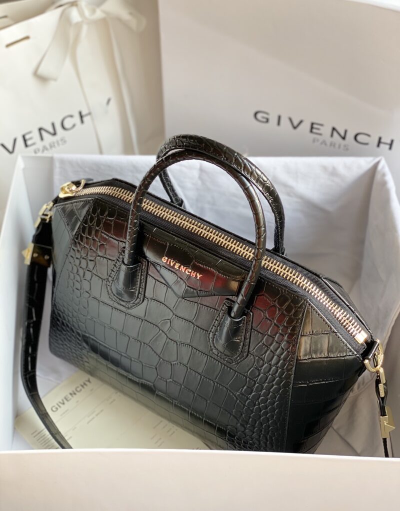 Gienvchy Antigona Handbags-33*18*26*41CM - Image 9