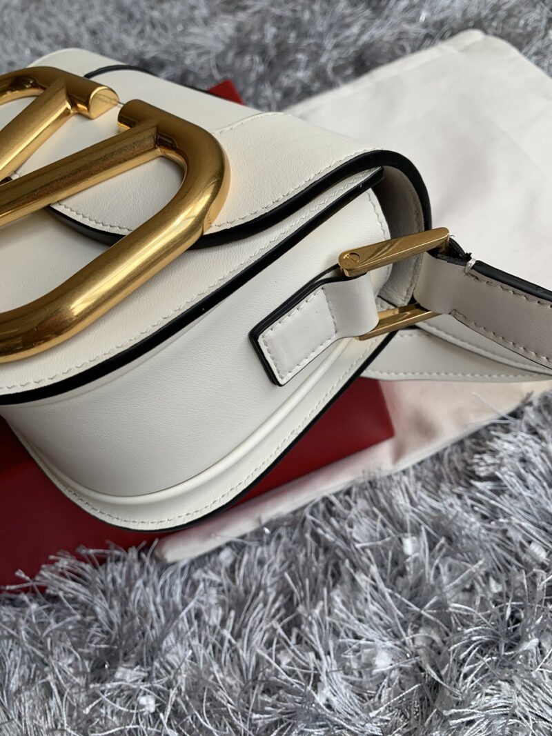 Valentino Garavani Supervee Handbags-18*8*15CM - Image 2