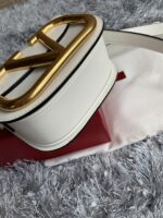 Valentino Garavani Supervee Handbags-18*8*15CM - Image 7