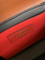 Valentino Garavani Supervee Handbags-18*8*15CM - Image 4
