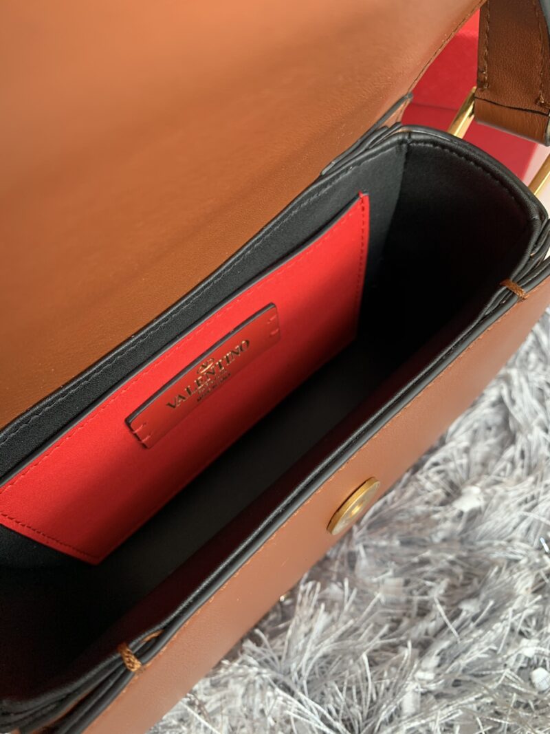 Valentino Garavani Supervee Handbags-18*8*15CM - Image 5