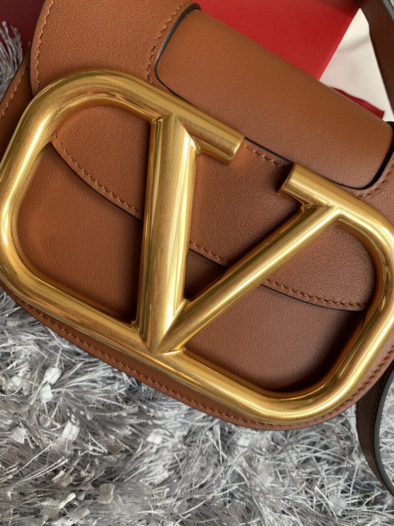 Valentino Garavani Supervee Handbags-18*8*15CM - Image 6